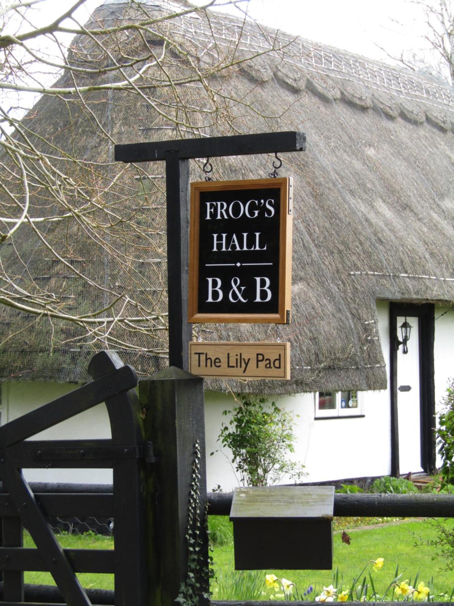 Frogs Hall B&B Eye  Екстериор снимка