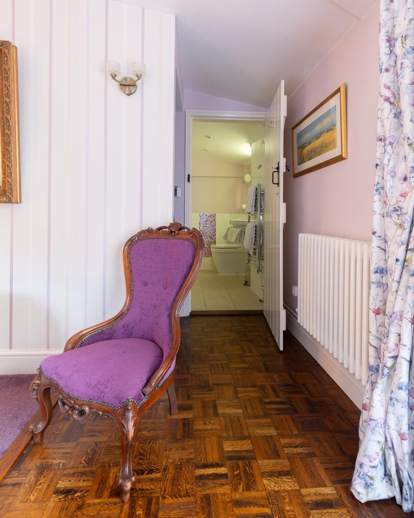 Frogs Hall B&B Eye  Екстериор снимка