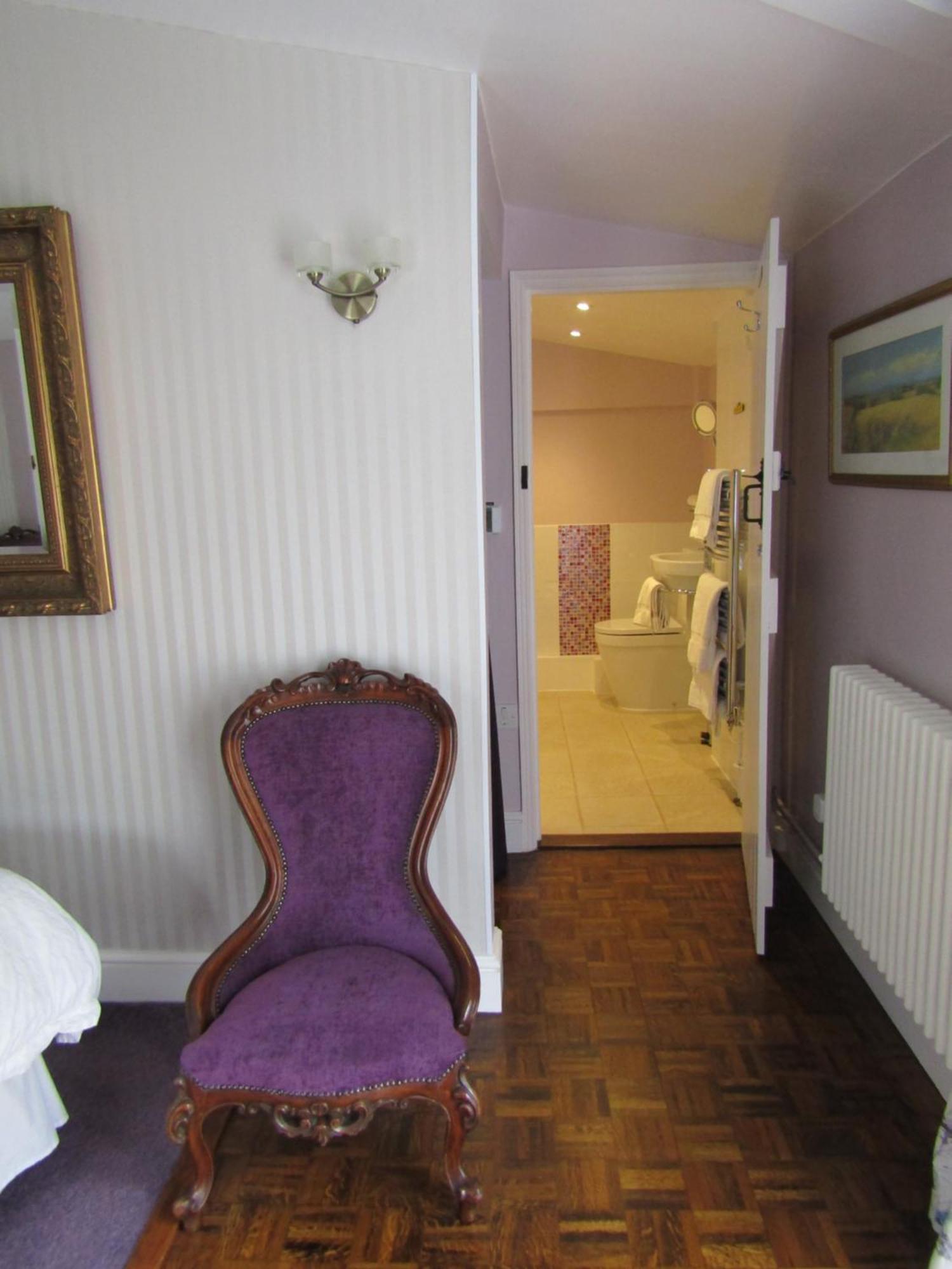 Frogs Hall B&B Eye  Екстериор снимка